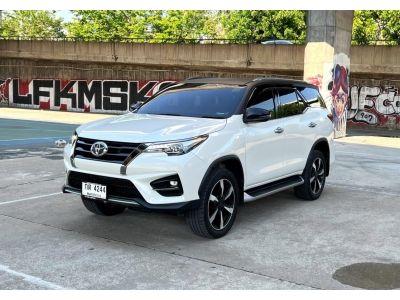 TOYOTA FORTUNER 2.8 TRD SPORTIVO AT 2019